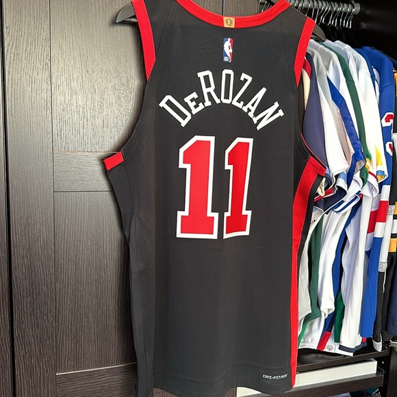 Nike DeMar DeRozan Chicago Bulls Authentic NBA Jersey - City Edition - Black 48 - Picture 5 of 6